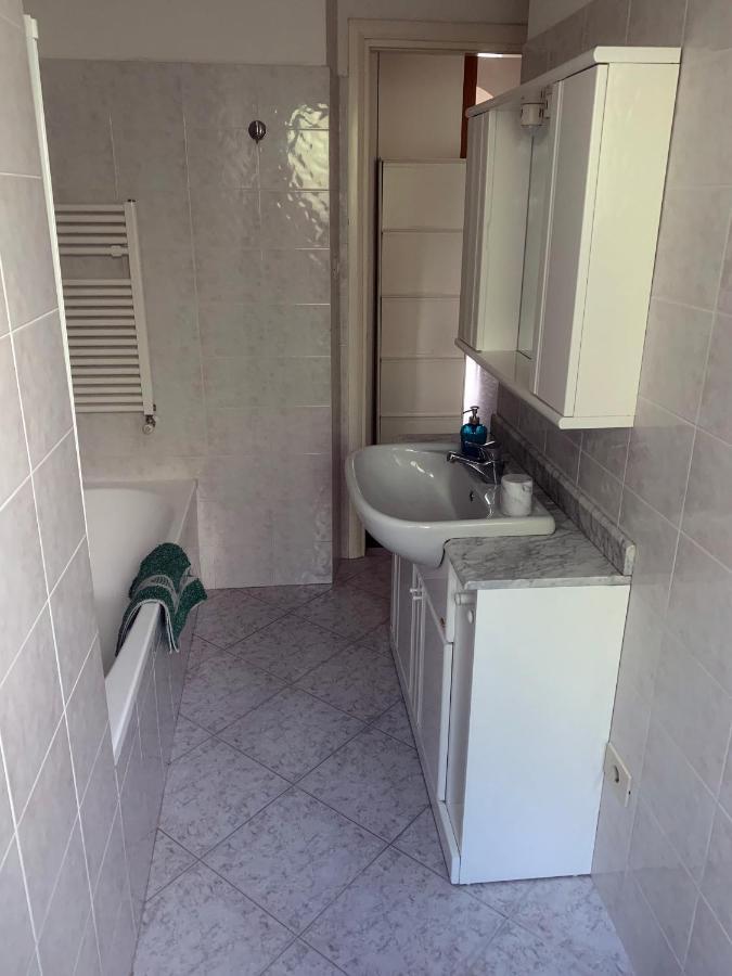 Casa Bianca 4 - Confortevole In Centro A Монелья Екстер'єр фото