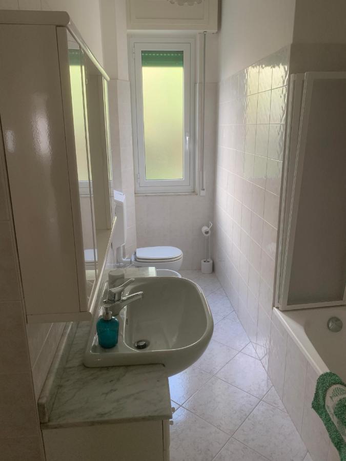 Casa Bianca 4 - Confortevole In Centro A Монелья Екстер'єр фото